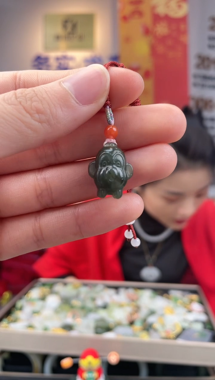 【闪购商品】和田玉颈饰未镶嵌沙枣青吊坠多样性发一件