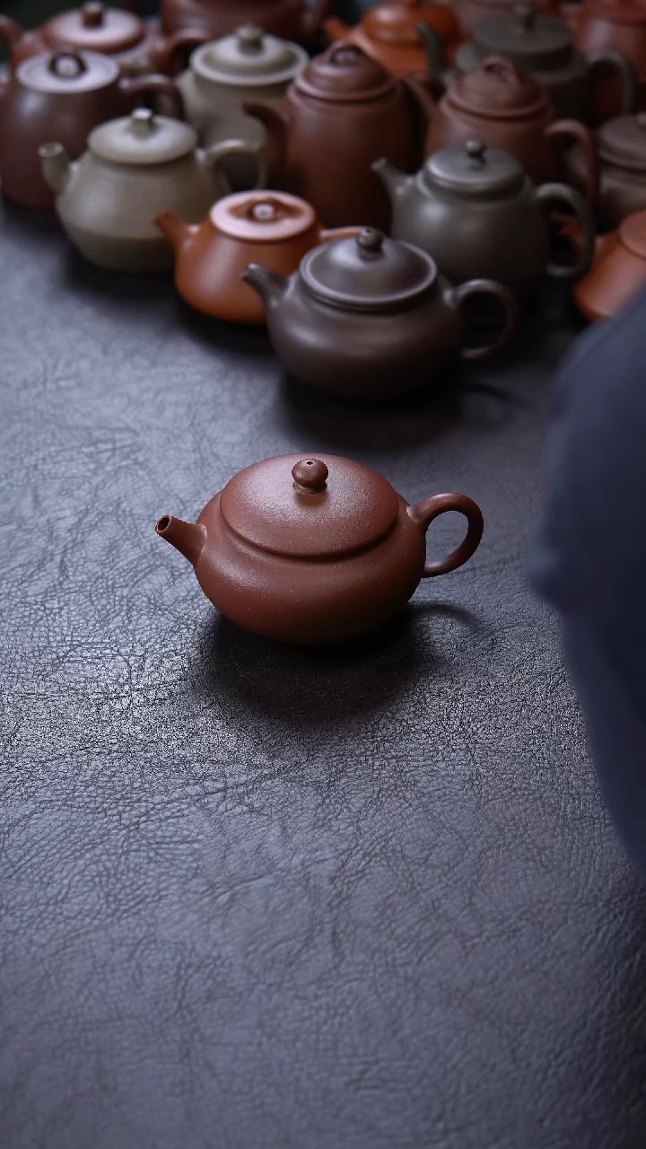 【闪购商品】紫砂茶壶福利 145c 黄龙山紫泥 素影