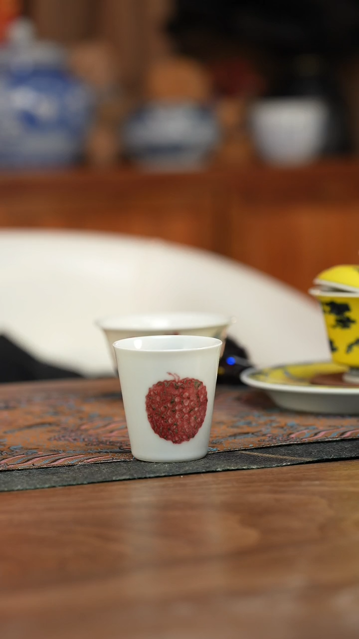 【闪购商品】水造釉里红荔枝闻香杯