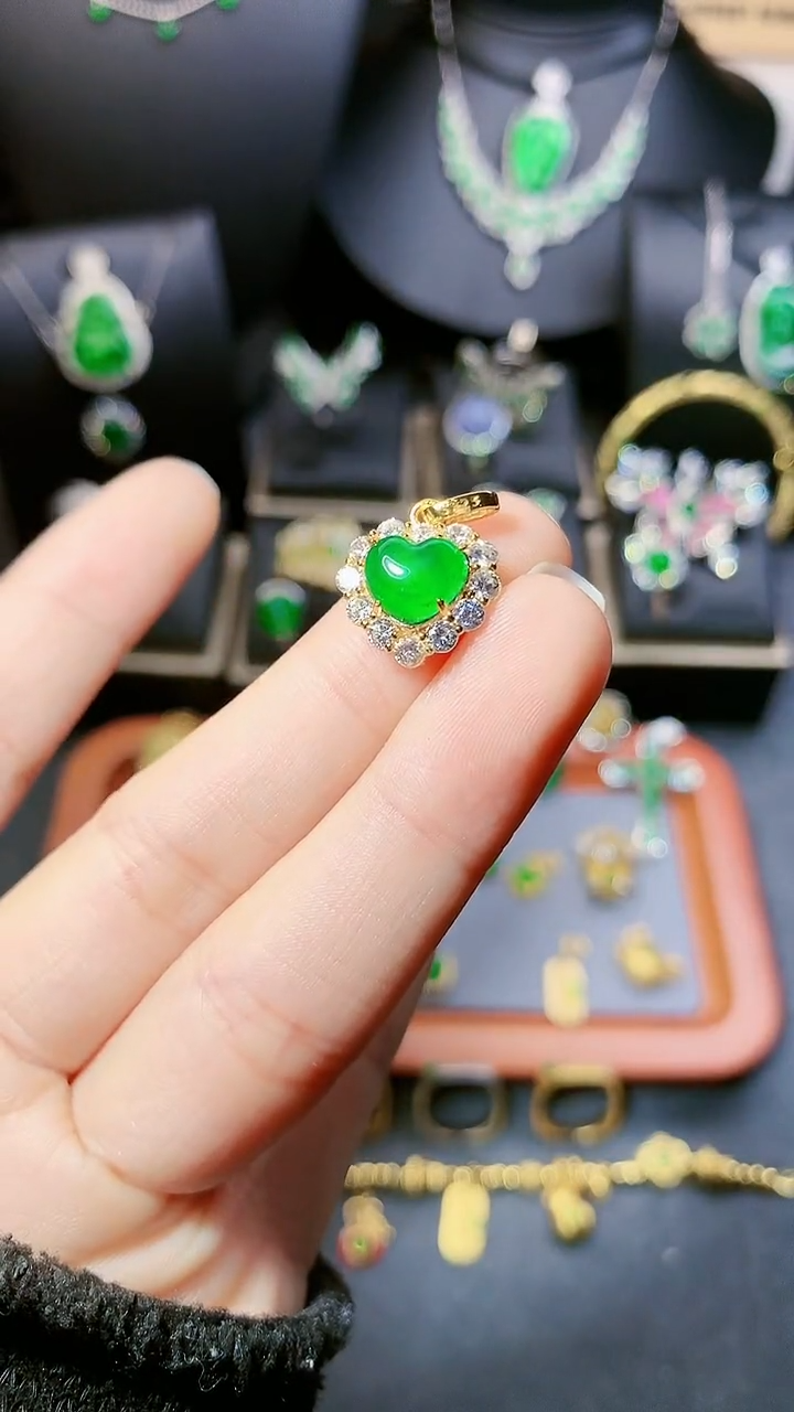 【闪购商品】翡翠吊坠(不含链)银S925镶嵌小提留
