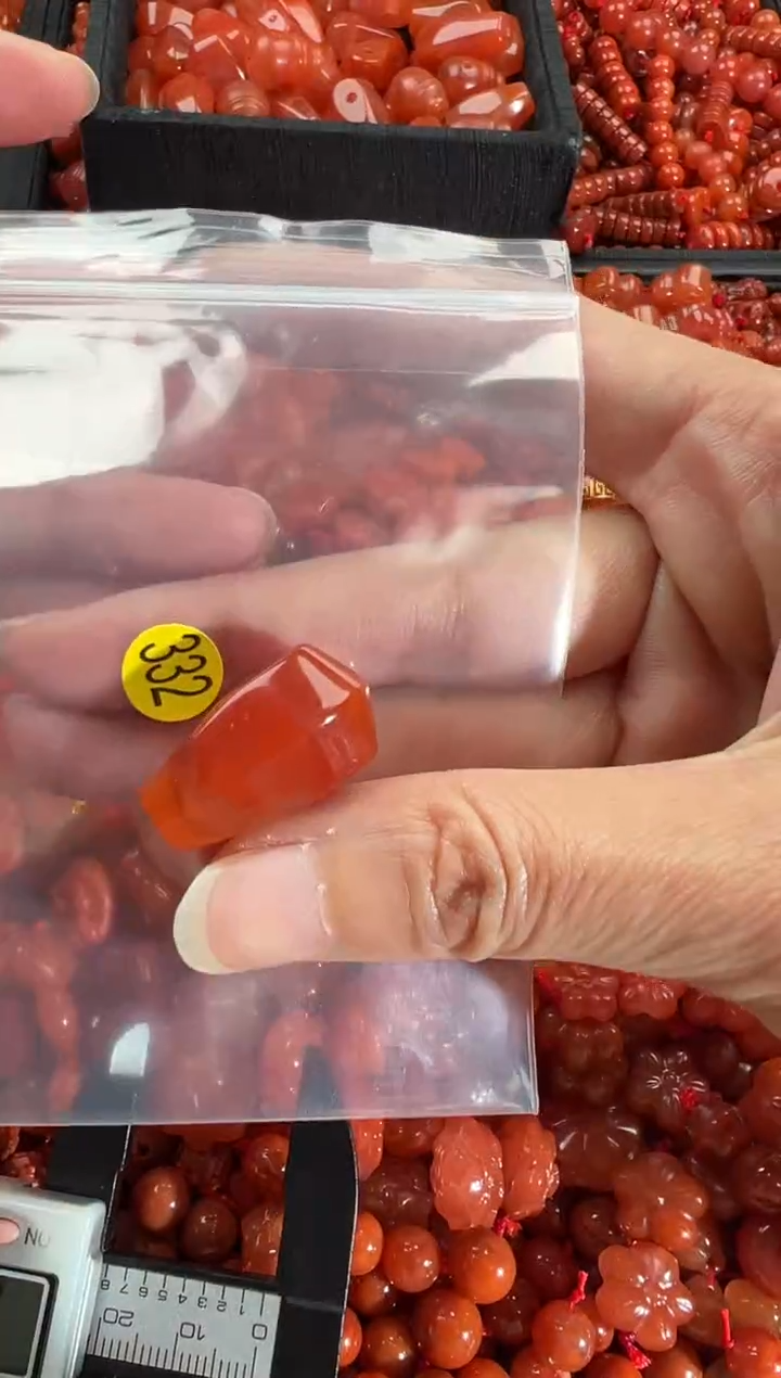 【闪购商品】南红玛瑙颈饰未镶嵌1