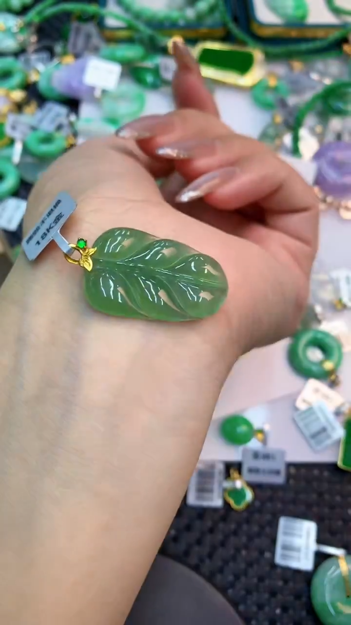 颈饰未镶嵌翡翠1