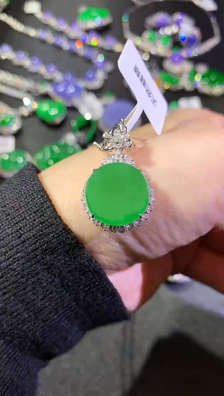 【闪购商品】翡翠吊坠(不含链)18K金镶嵌85-圆牌