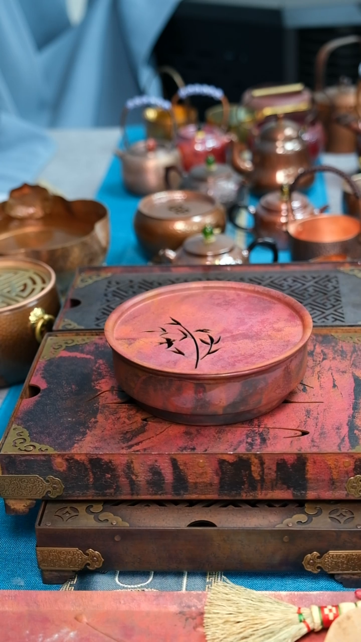 九**八纯紫铜烧色柳叶飞燕壶承茶盘