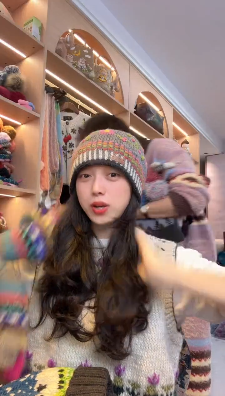 羊毛美利奴灰色刺绣冷帽