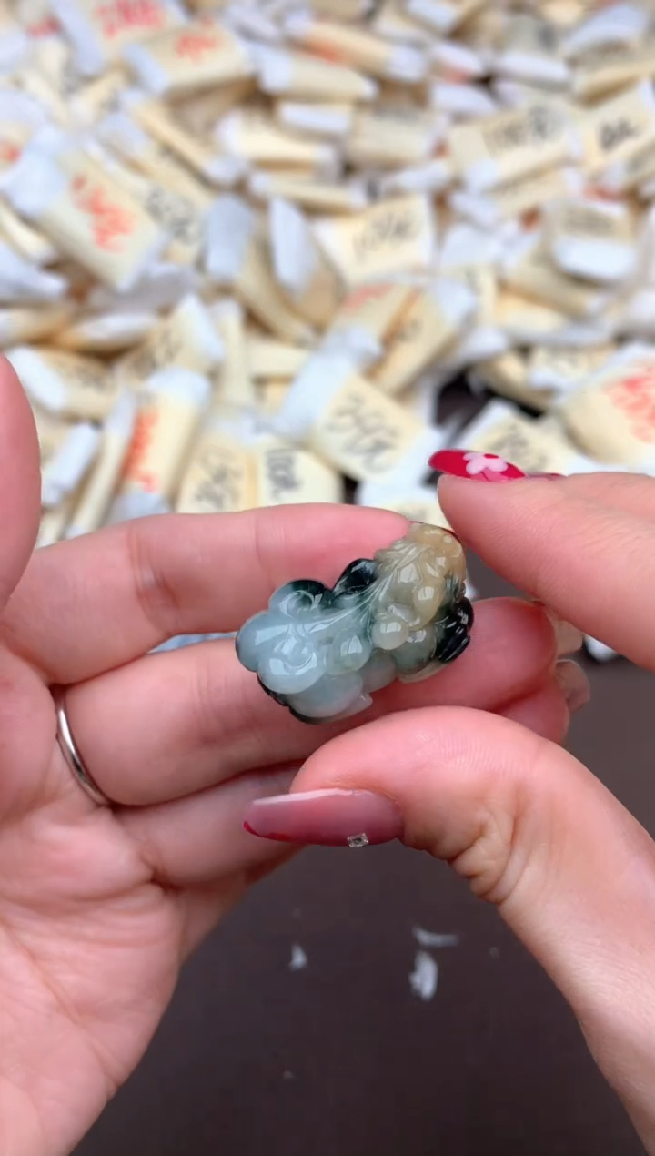 【闪购商品】翡翠挂件未镶嵌一