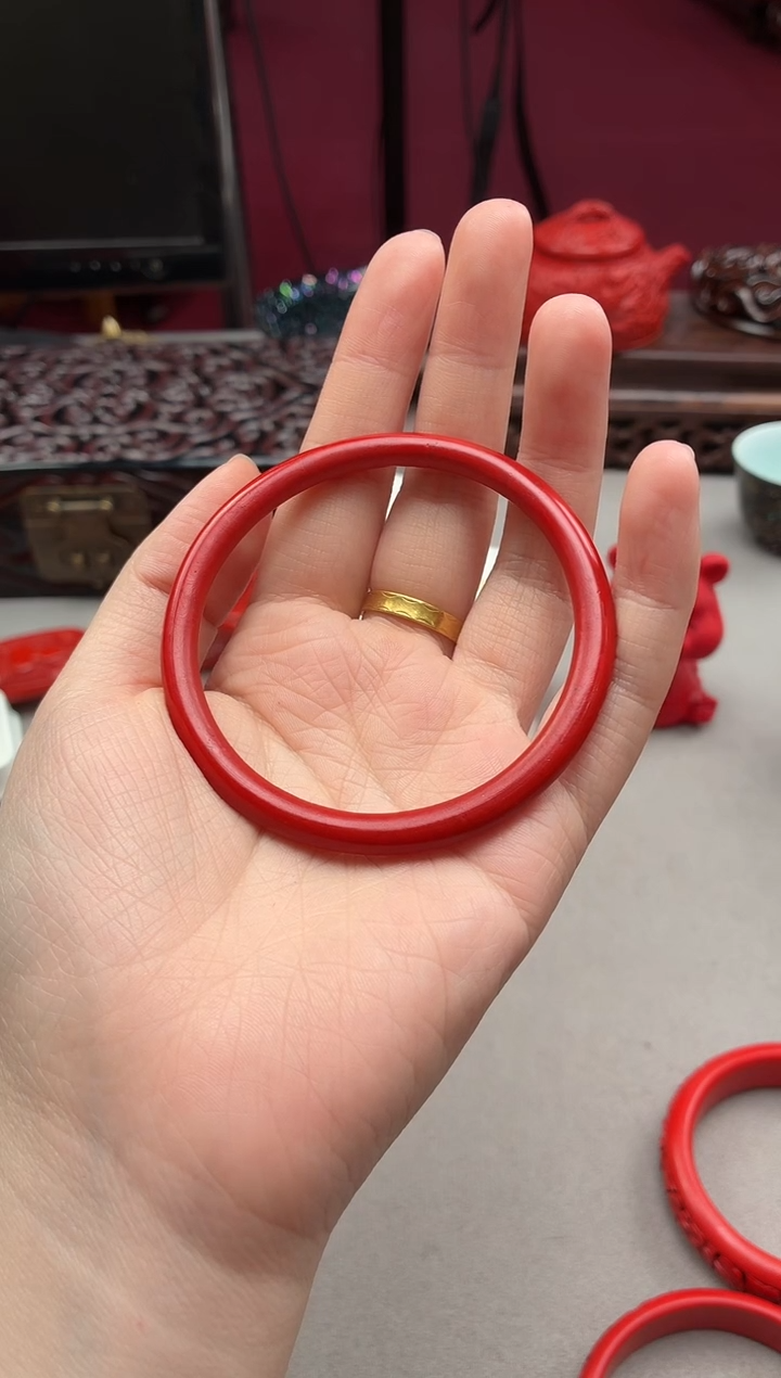 芊***糖扬州漆器雕漆细叮当镯