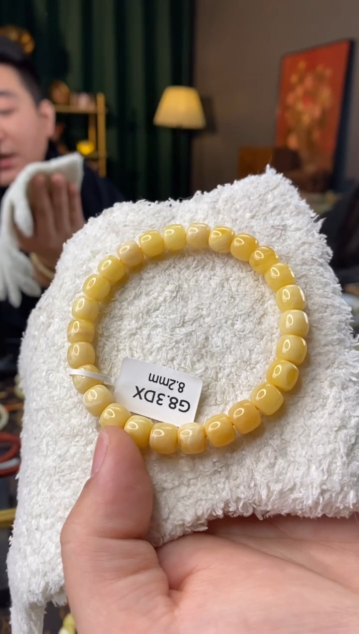 【闪购商品】蜜蜡手串未镶嵌8.2mm老型微瑕
