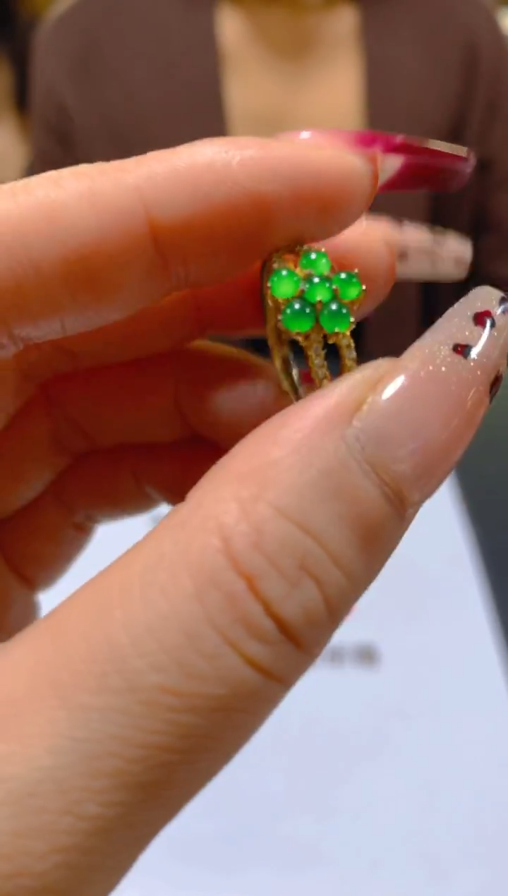 未镶嵌戒指翡翠多样性发一