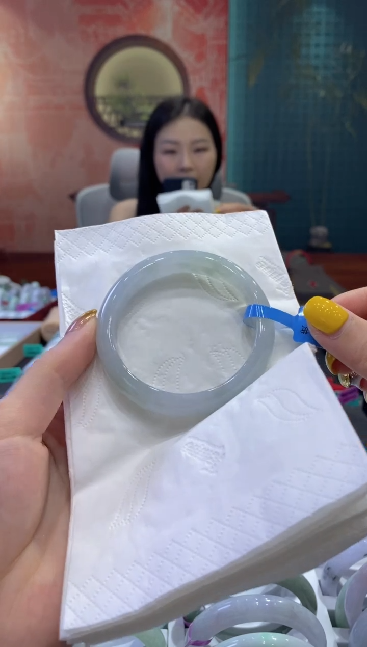 翡翠手镯未镶嵌多人09922