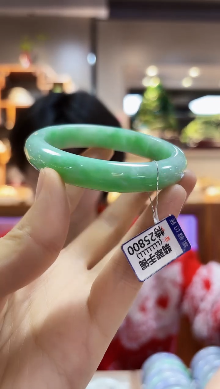 【闪购商品】翡翠颈饰未镶嵌58.3手镯