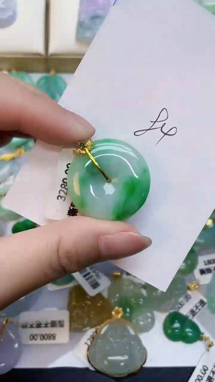 翡翠18K金镶嵌颈饰0000000000