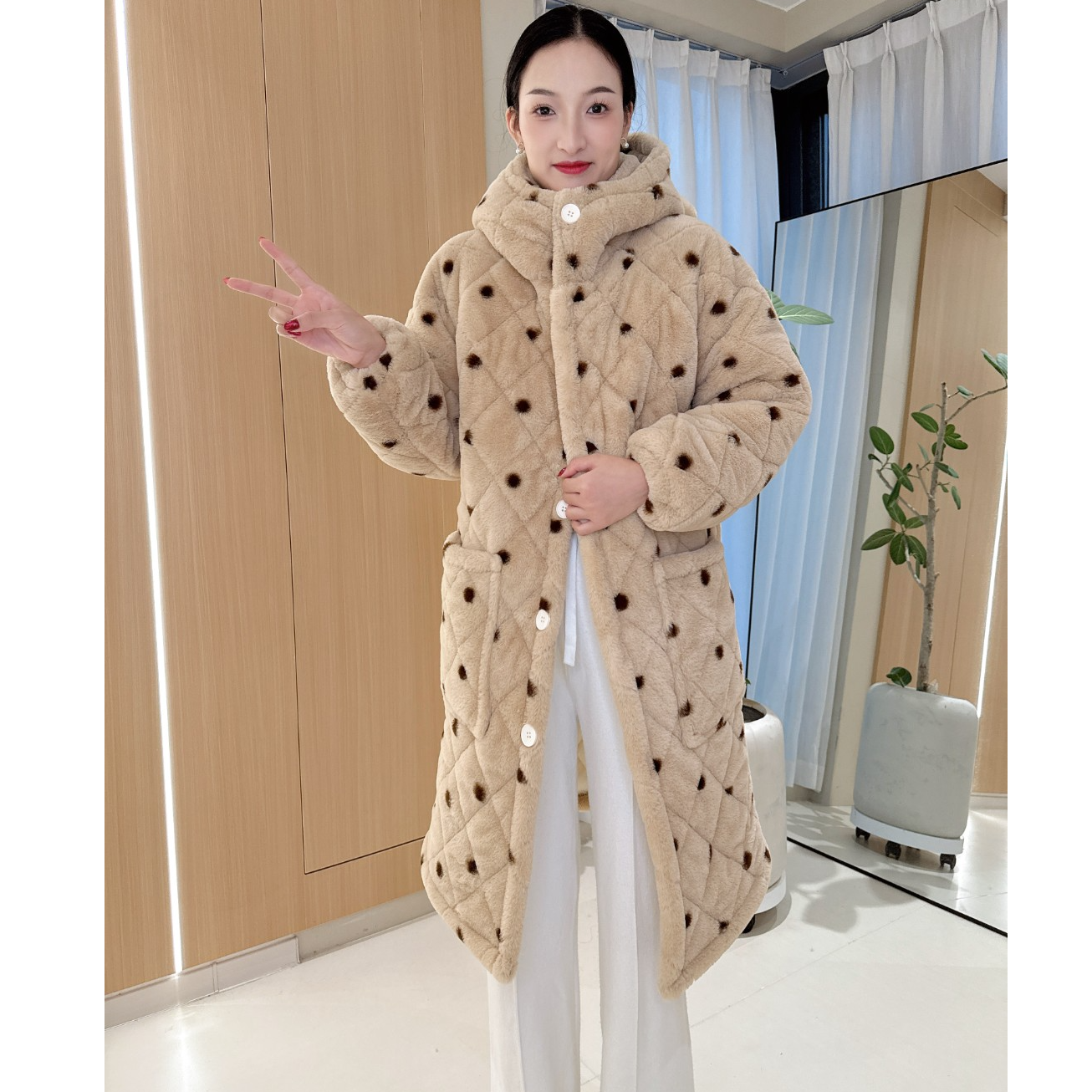 2025冬季爆款女士仿兔毛加绒加厚气质时尚保暖家居服可外穿