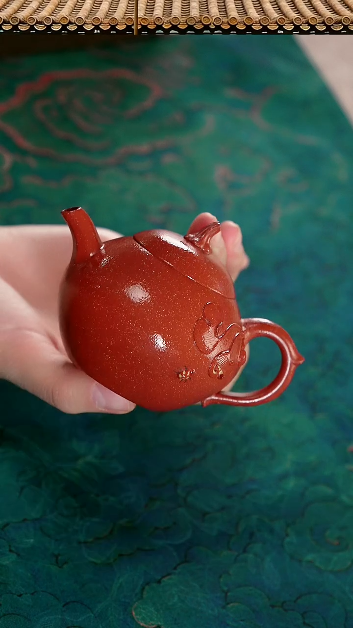 茶壶紫砂绝红降坡精工泥绘小金瓜150cc