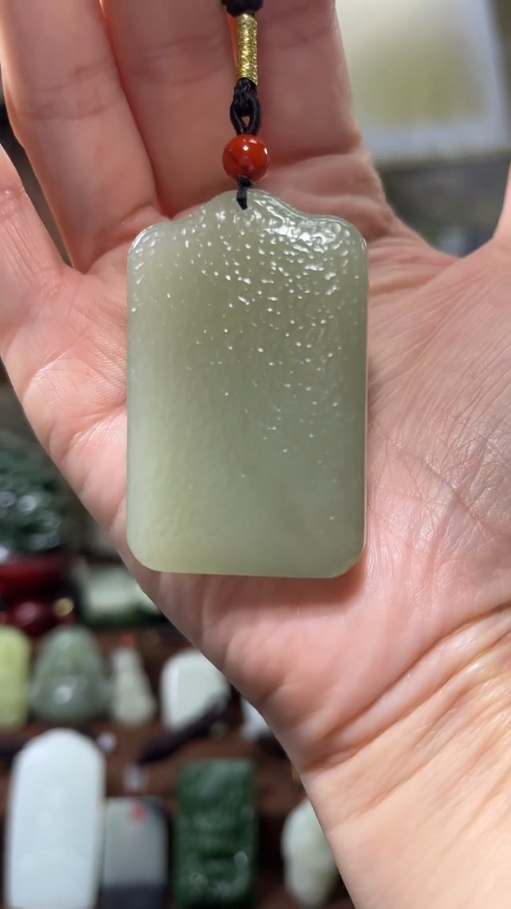 颈饰未镶嵌和田玉`