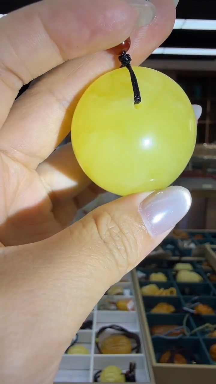 琥珀颈饰未镶嵌109秒拍号 假一罚三 