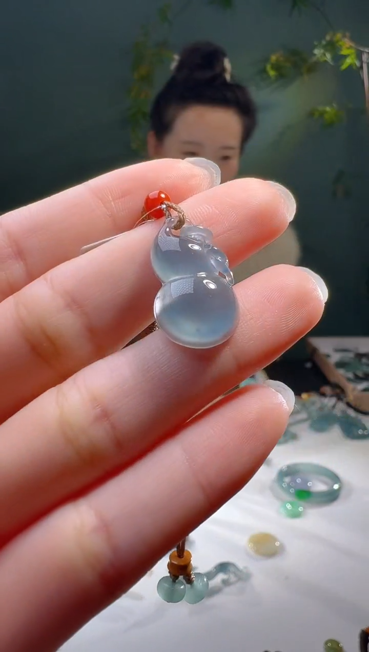 【闪购商品】翡翠颈饰未镶嵌天然A货翡翠葫芦