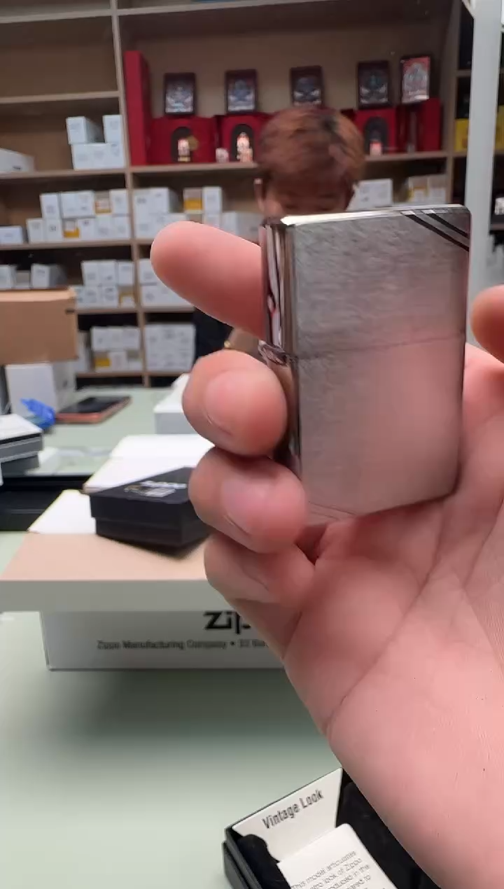 Zippo打火机230镀铬拉丝