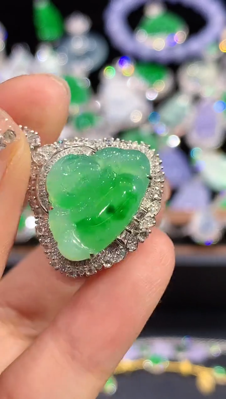 吊坠(不含链)18K金镶嵌翡翠OHY多样性发其一