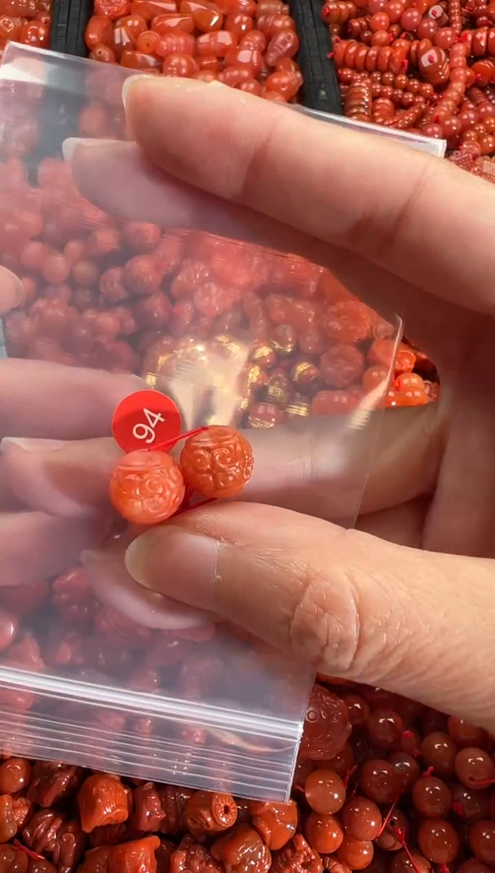 【闪购商品】南红玛瑙颈饰未镶嵌1