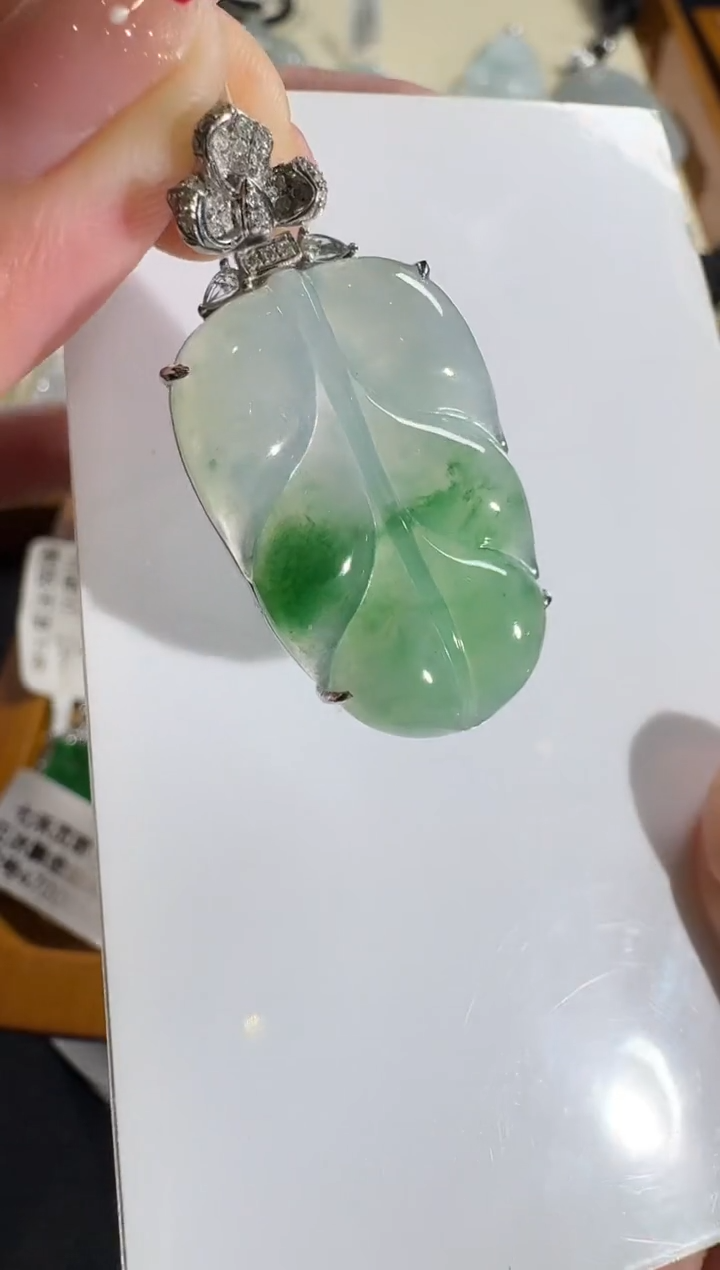【闪购商品】翡翠吊坠(不含链)18K金镶嵌【源头工厂】钻石镶嵌
