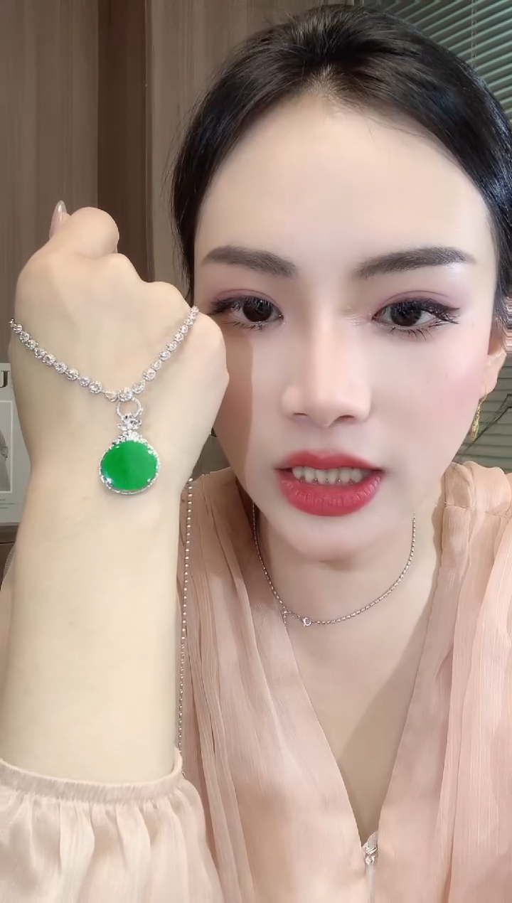 翡翠18K金镶嵌吊坠(不含链)A26 多样性发一件