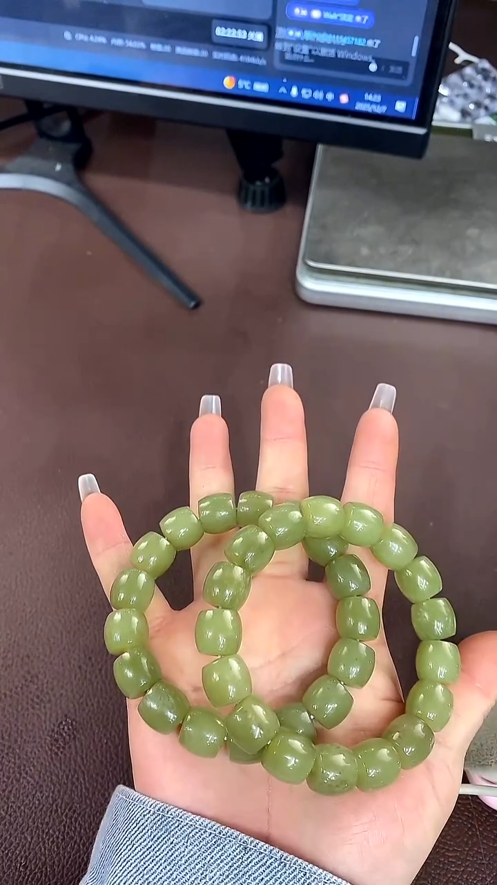 未镶嵌手链透闪石质玉多样式发货随机发一