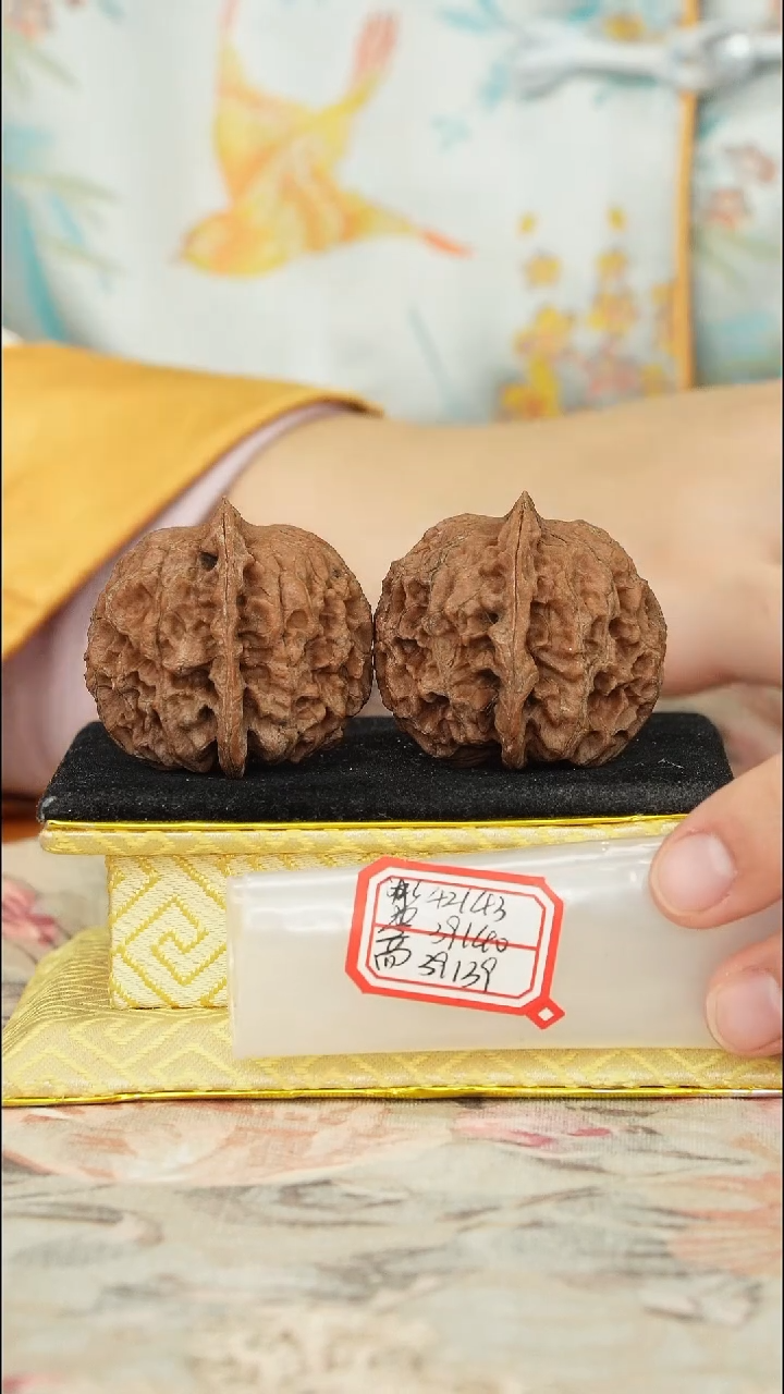 【闪购商品】文玩核桃把件非嫁接元宝