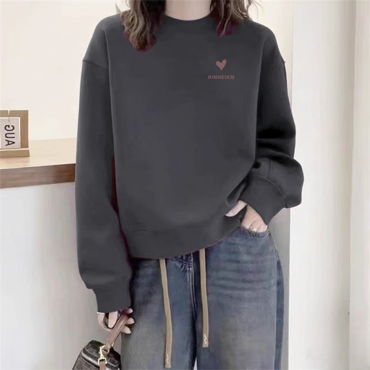 圆领卫衣女秋季冬2025新款加绒薄款宽松套头时尚印花打底衫