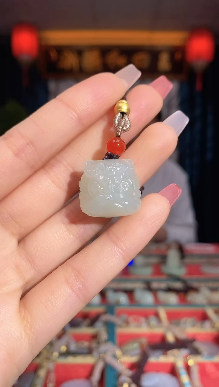【闪购商品】和田玉颈饰未镶嵌醒狮