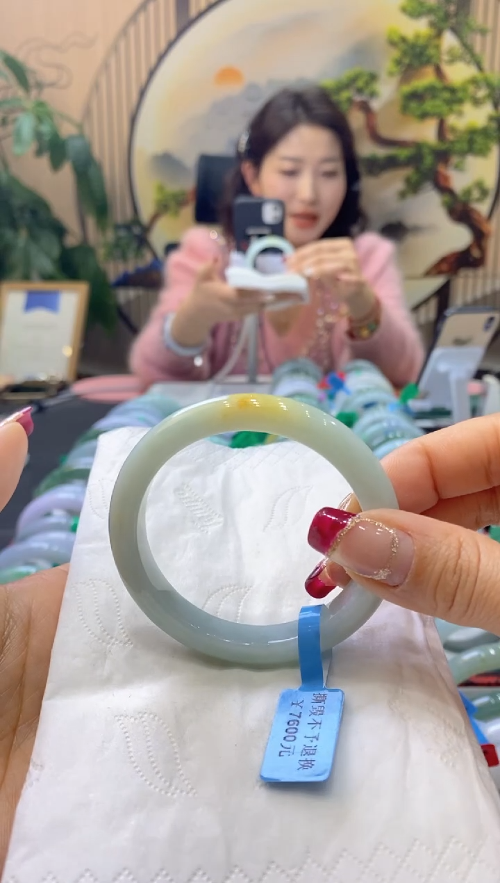 【闪购商品】翡翠手镯未镶嵌99905572