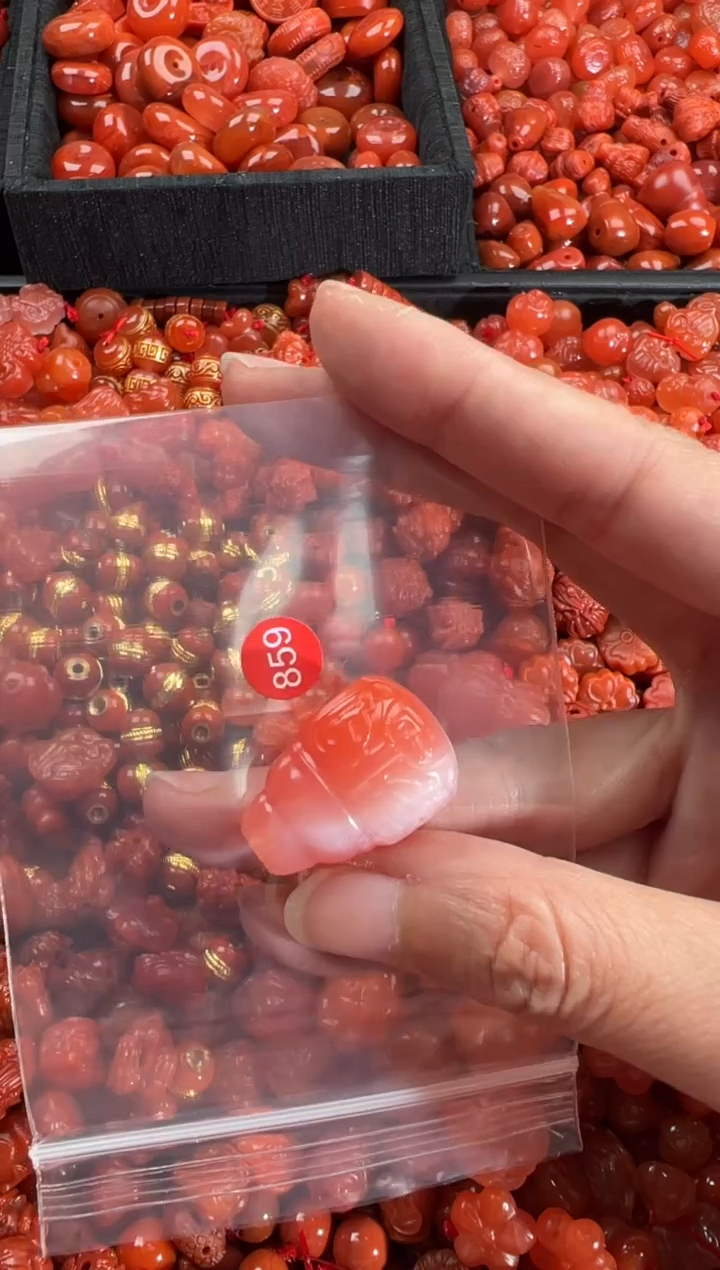 【闪购商品】南红玛瑙颈饰未镶嵌1