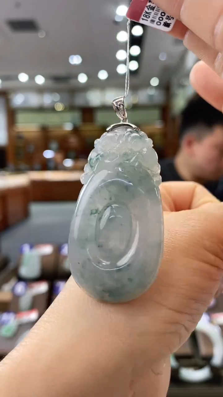 【闪购商品】翡翠颈饰18K金镶嵌福贝