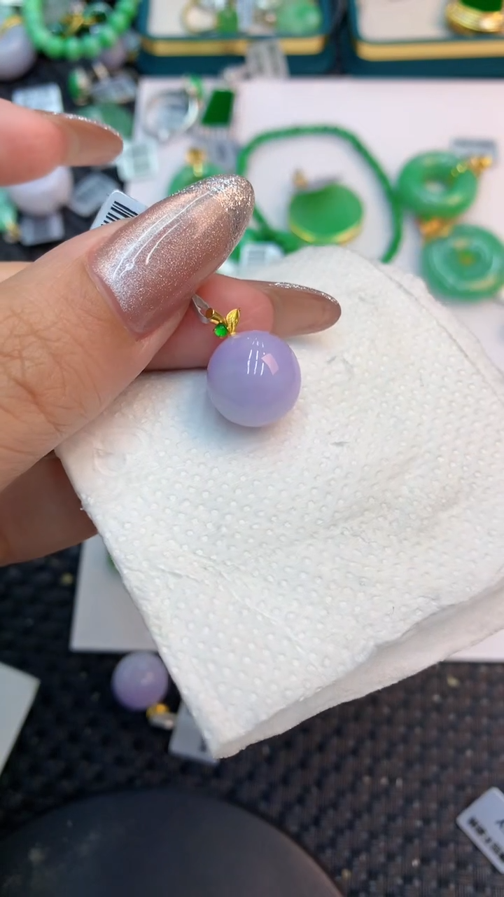 颈饰18K金镶嵌翡翠1