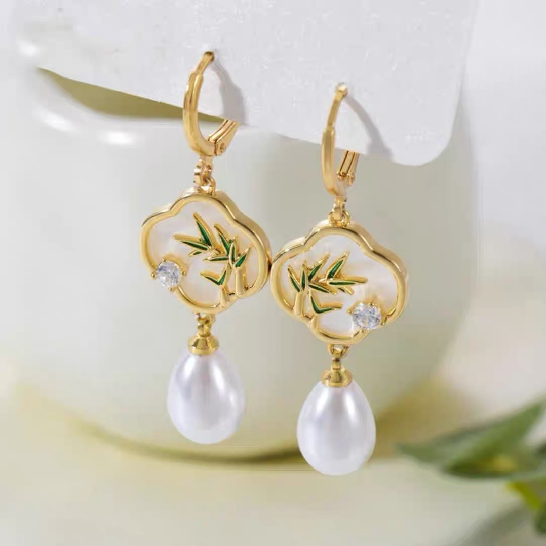 铜合金耳饰 【N47】2025爆款气质轻奢百搭简约精致网红设计师耳环