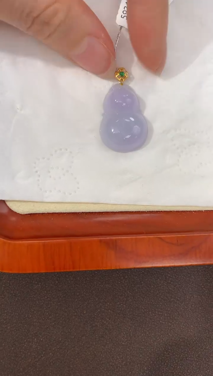 翡翠18K金镶嵌颈饰天然缅甸a货翡翠