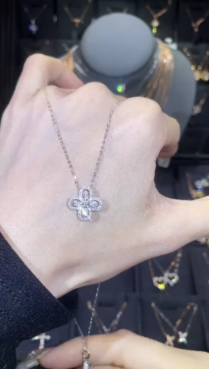 【闪购商品】钻石套链18K金镶嵌18K金白  多人  四叶草