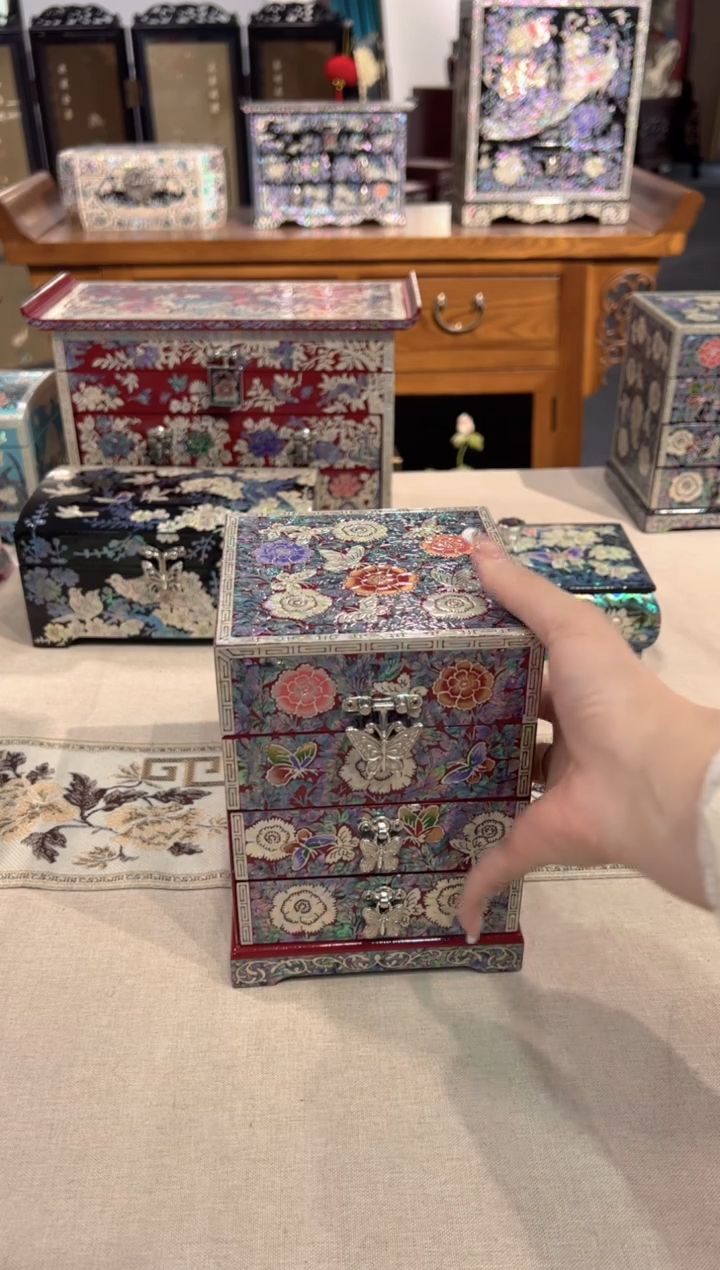 【闪购商品】白边红底·弘贝雅螺钿漆器文化馆