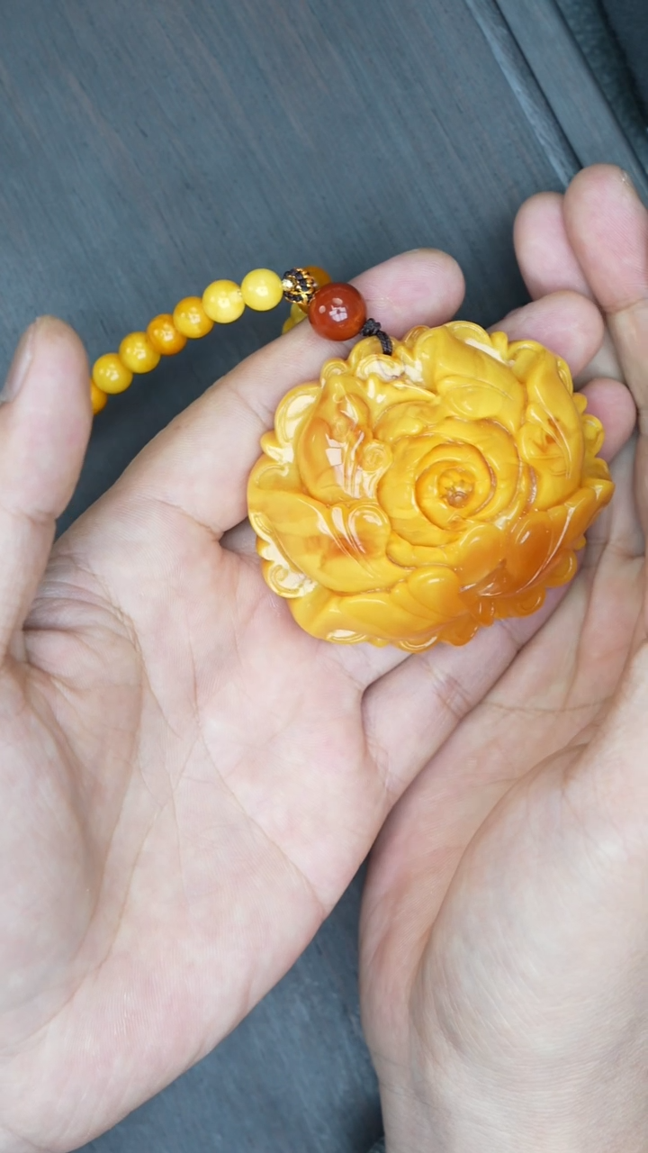 【闪购商品】琥珀裸石未镶嵌老蜡牡丹花吊坠多样性发其一