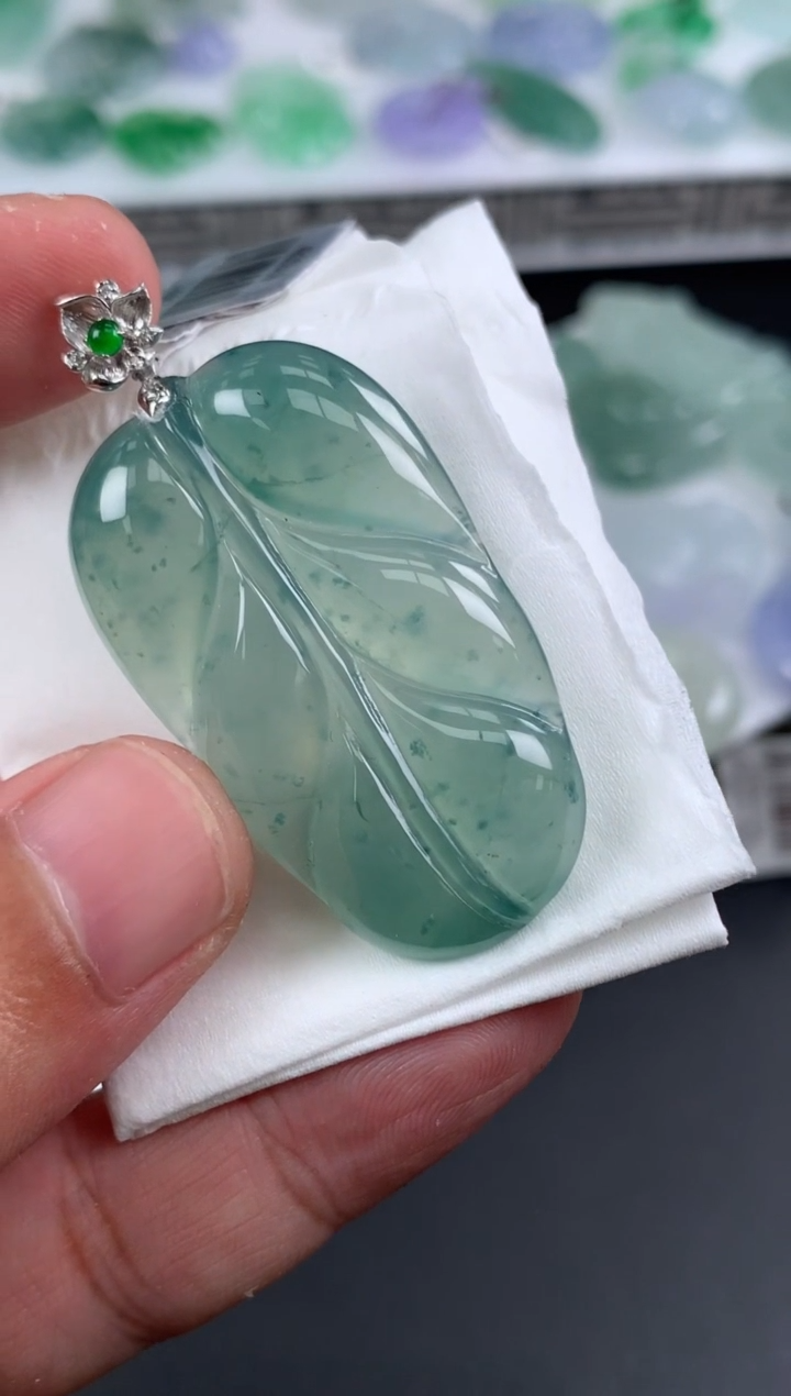 【闪购商品】翡翠颈饰18K金镶嵌翡翠