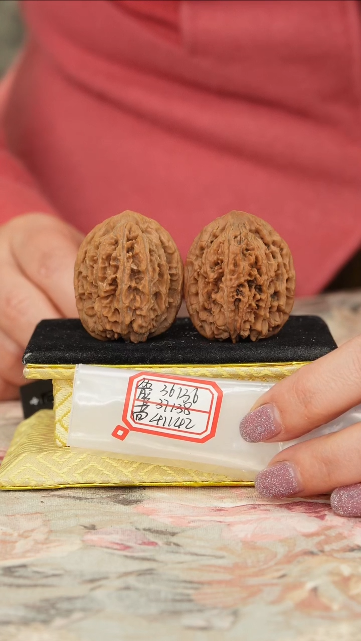 【闪购商品】文玩核桃把件龙纹将军榜