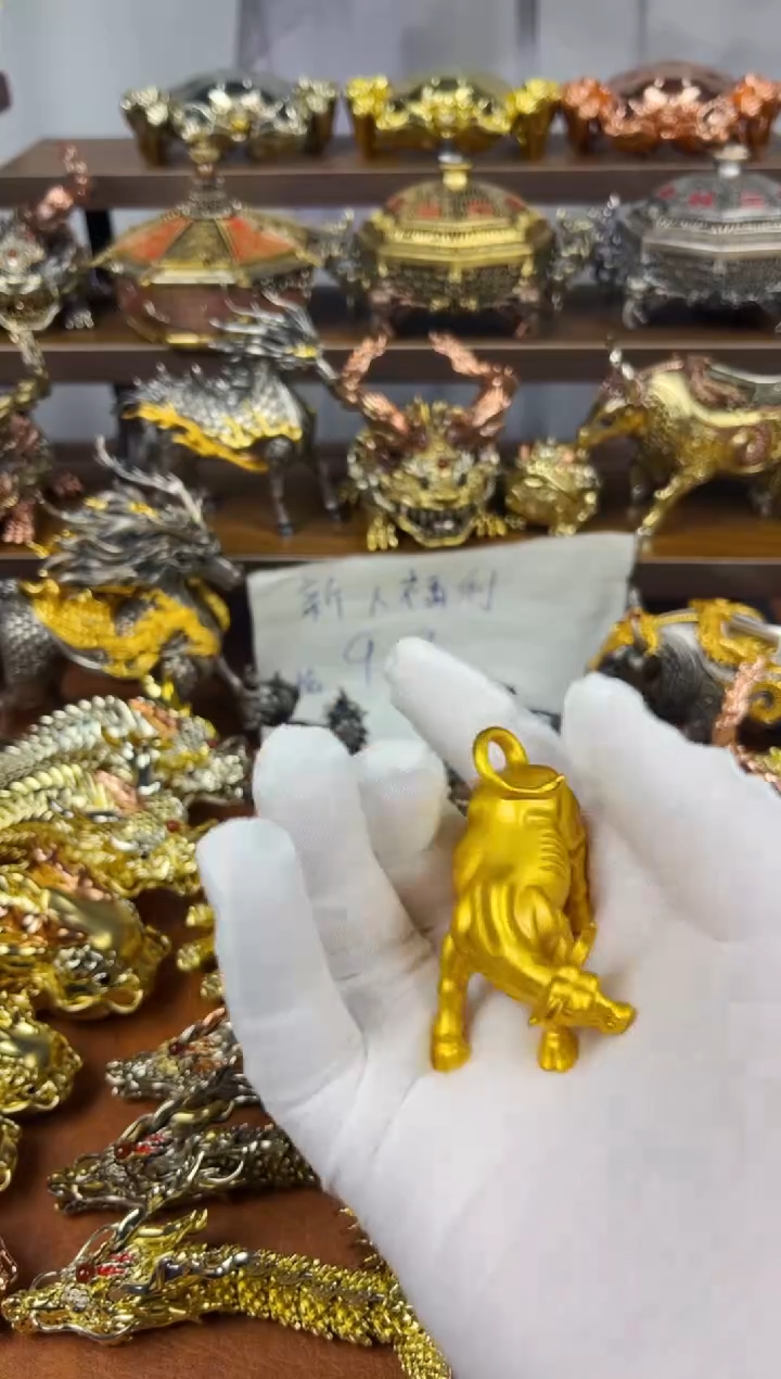 银**马华尔街牛牛高温黄