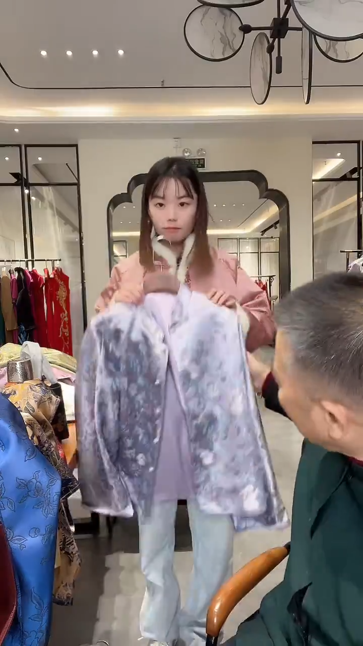 新款微瑕兔子款紫色上衣外套  499 l码