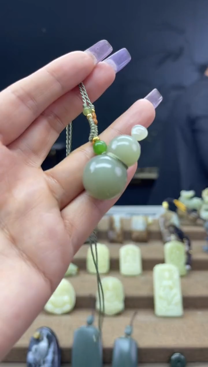 颈饰未镶嵌和田玉1