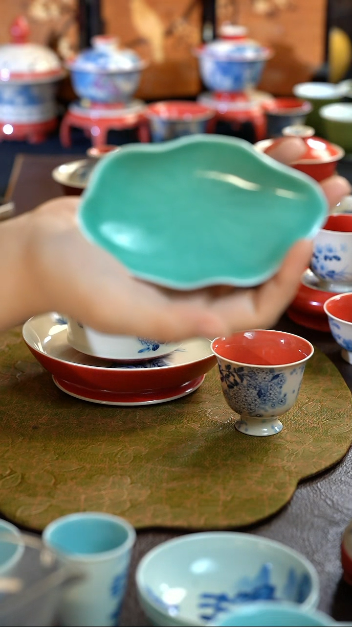 A**.瓷上林泉茶器差价
