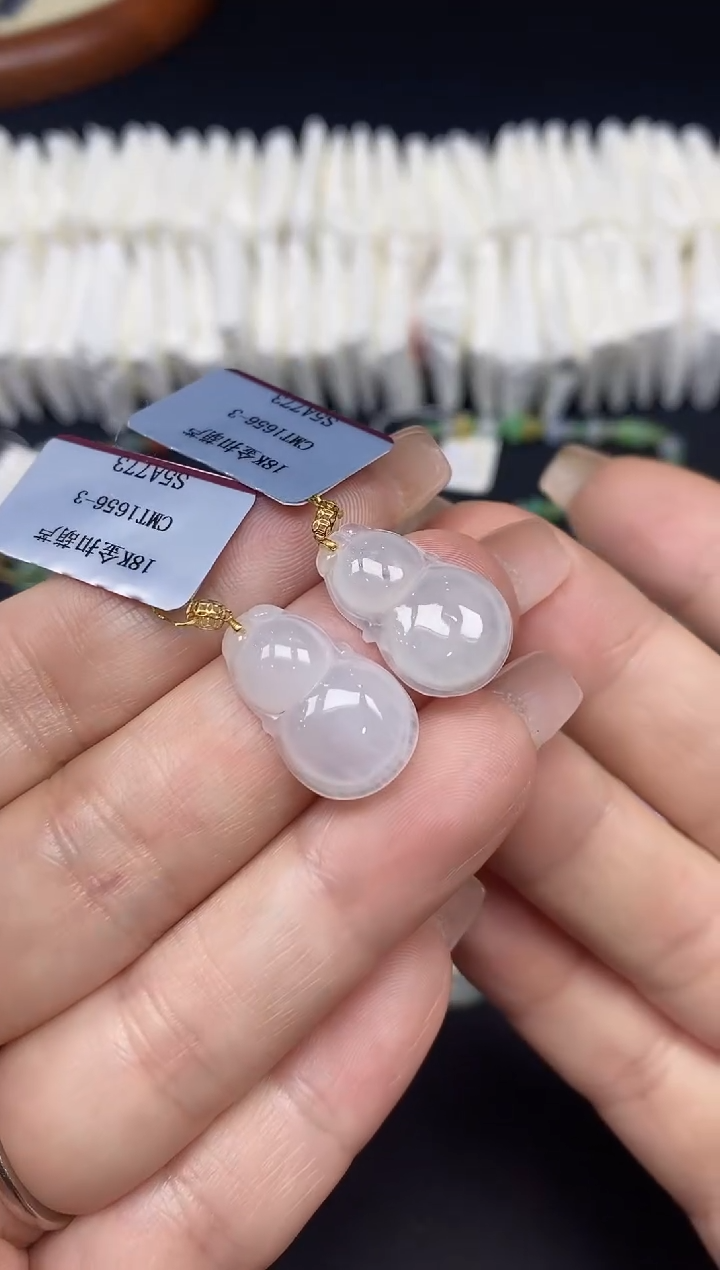 吊坠(不含链)18K金镶嵌翡翠18K金扣镶嵌多样性发其一@@CMT1656-3