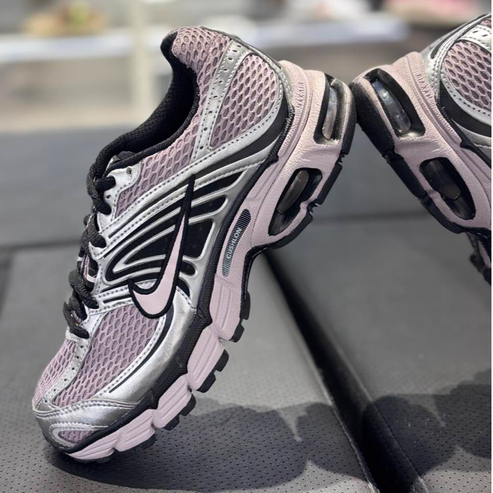 【滔搏联动】NIKE耐克W NIKE AIR MAX MOTO 2K运动休闲鞋HQ2056-200