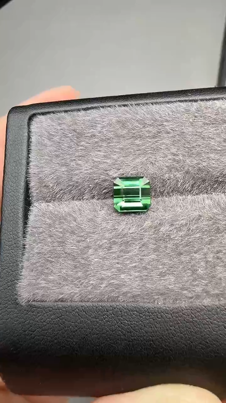 【闪购商品】碧玺蓝绿未镶嵌1.9ct-A370-1p