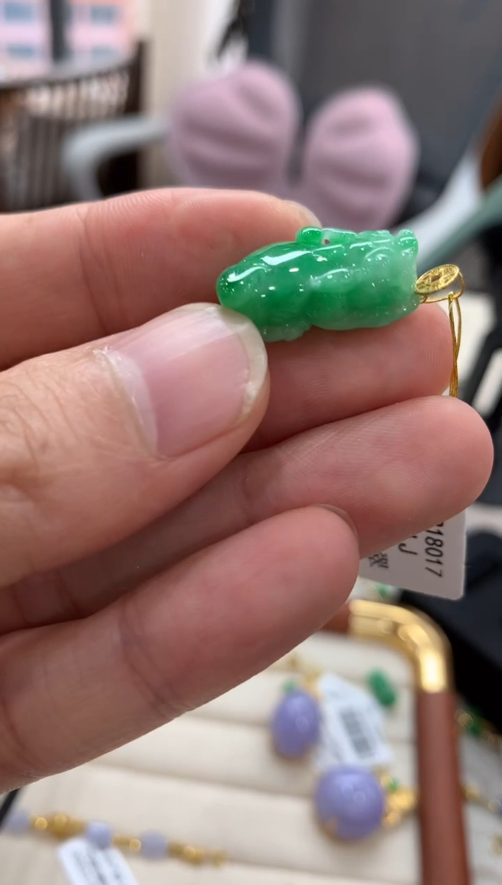 吊坠(不含链)18K金镶嵌翡翠貔貅