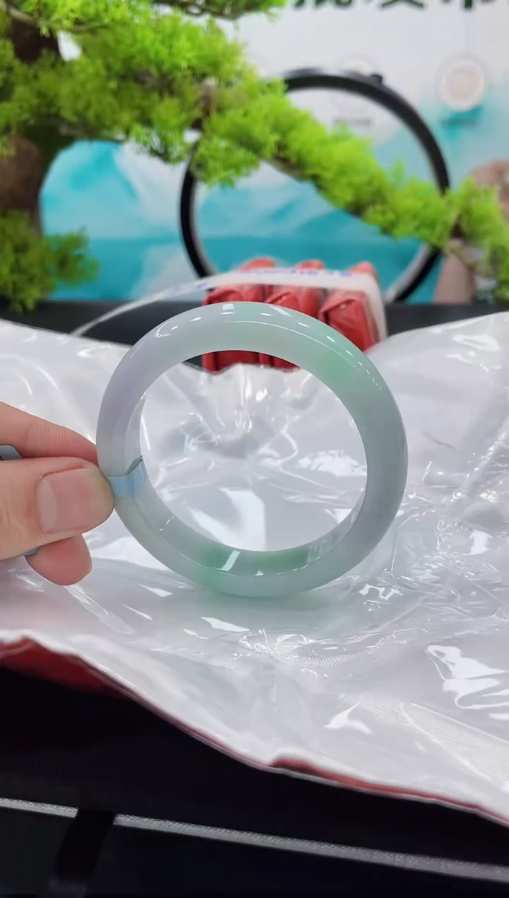 【闪购商品】翡翠手镯未镶嵌手镯